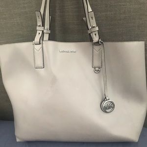 Michael Kors Cameron Reversible Tote w/zip pouch